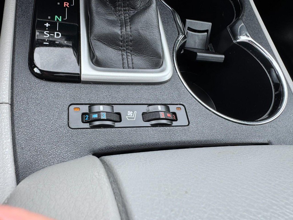 Used 2015 Gray Toyota Limited image 20