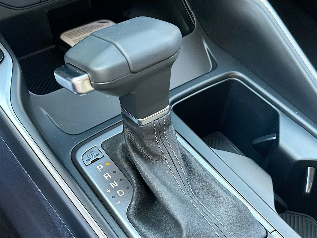 New 2026 Glacial White Kia S image 16
