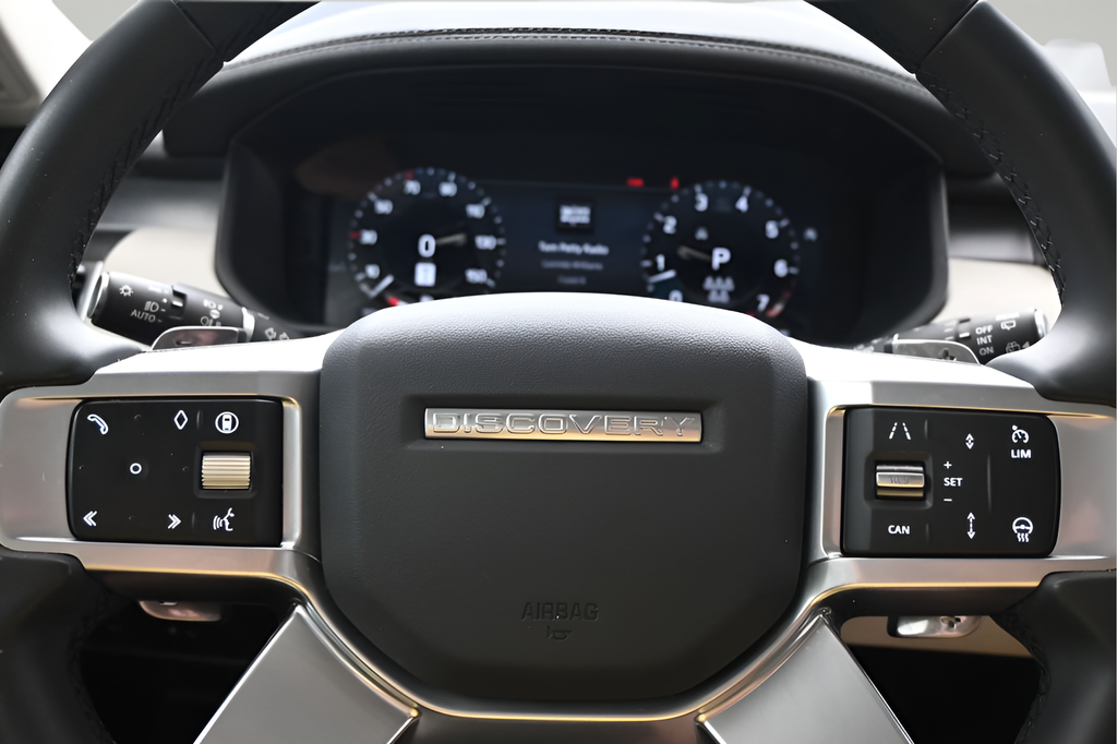 Certified Used 2025 Black Land Rover Dynamic SE image 19