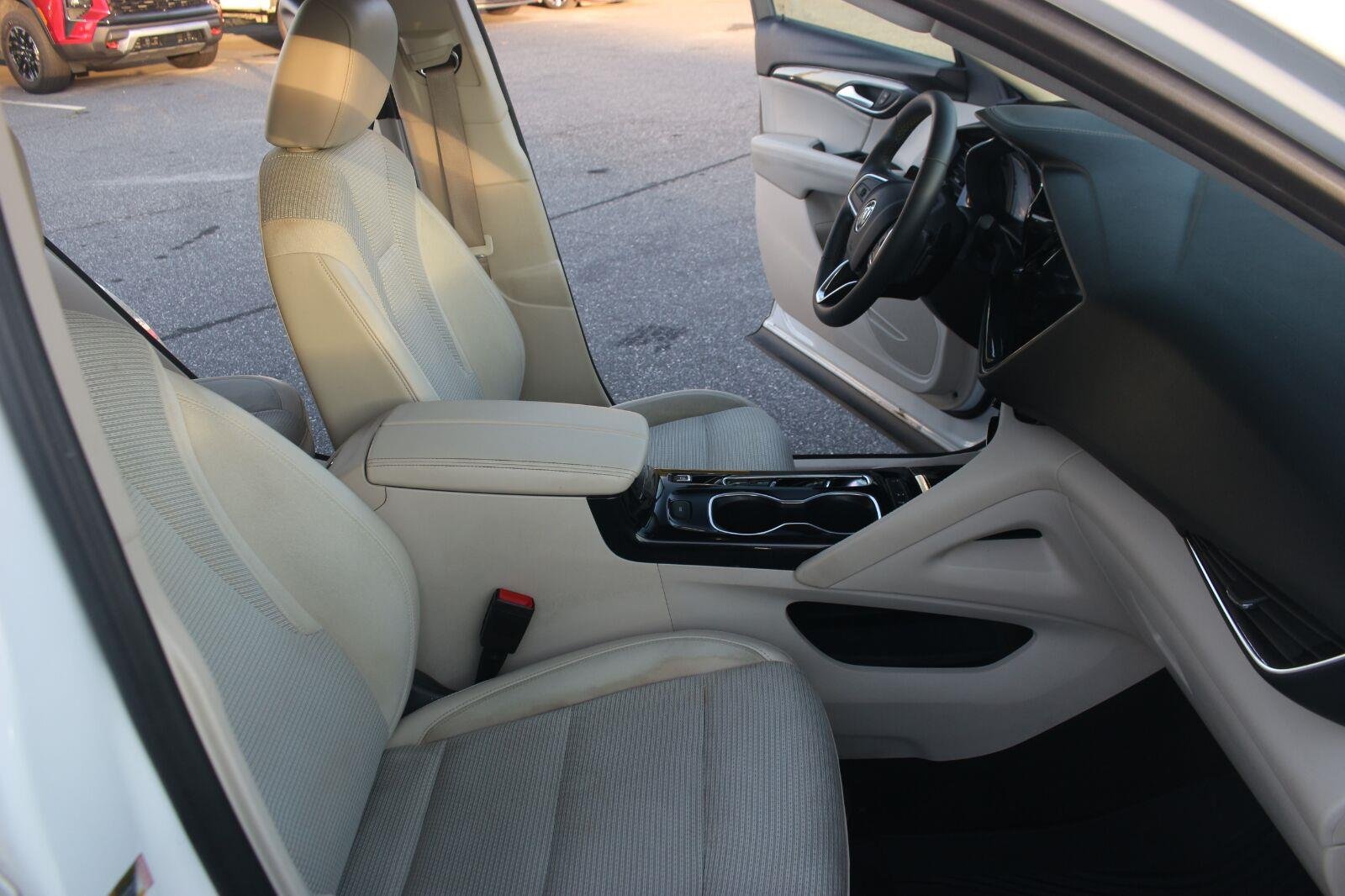 Used 2022 SUMMIT WHITE Buick Preferred image 30