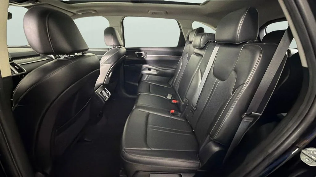 Used 2023 Black Kia S image 28