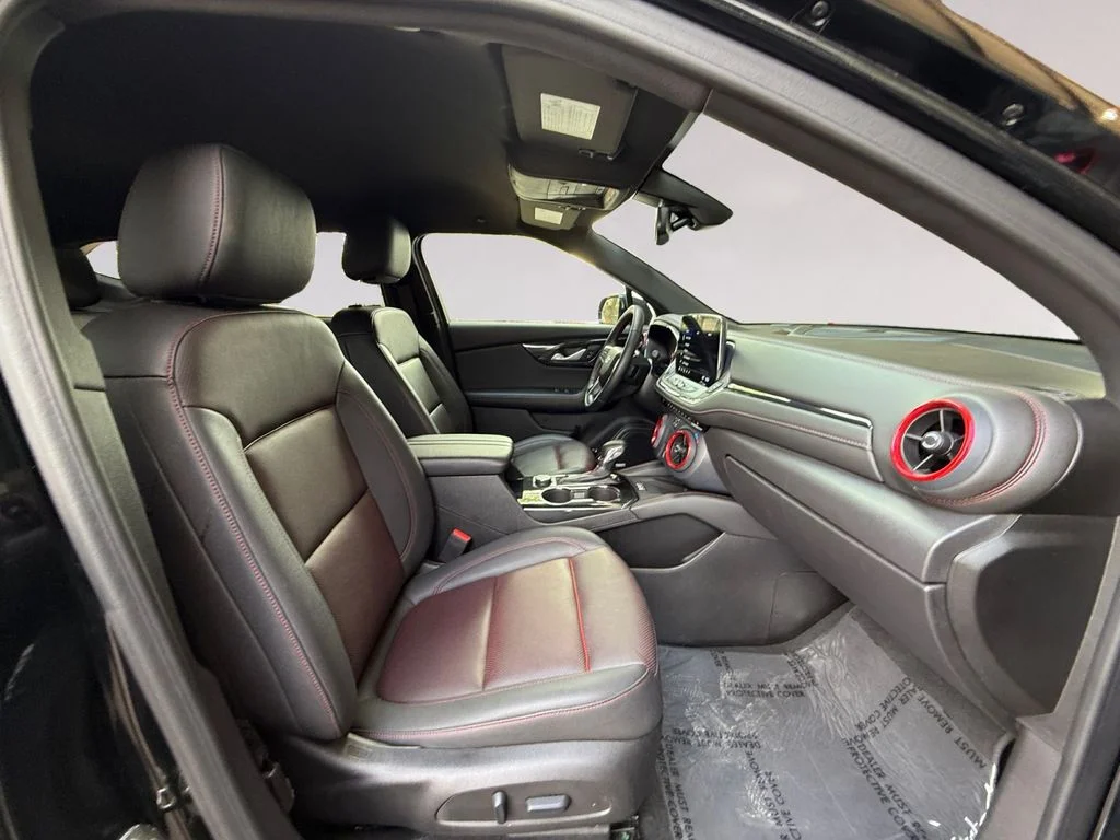Used 2025 Black Chevrolet RS image 17