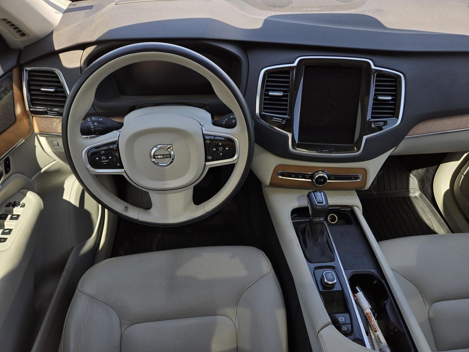 Used 2022 Crystal White Metallic Volvo Momentum image 33