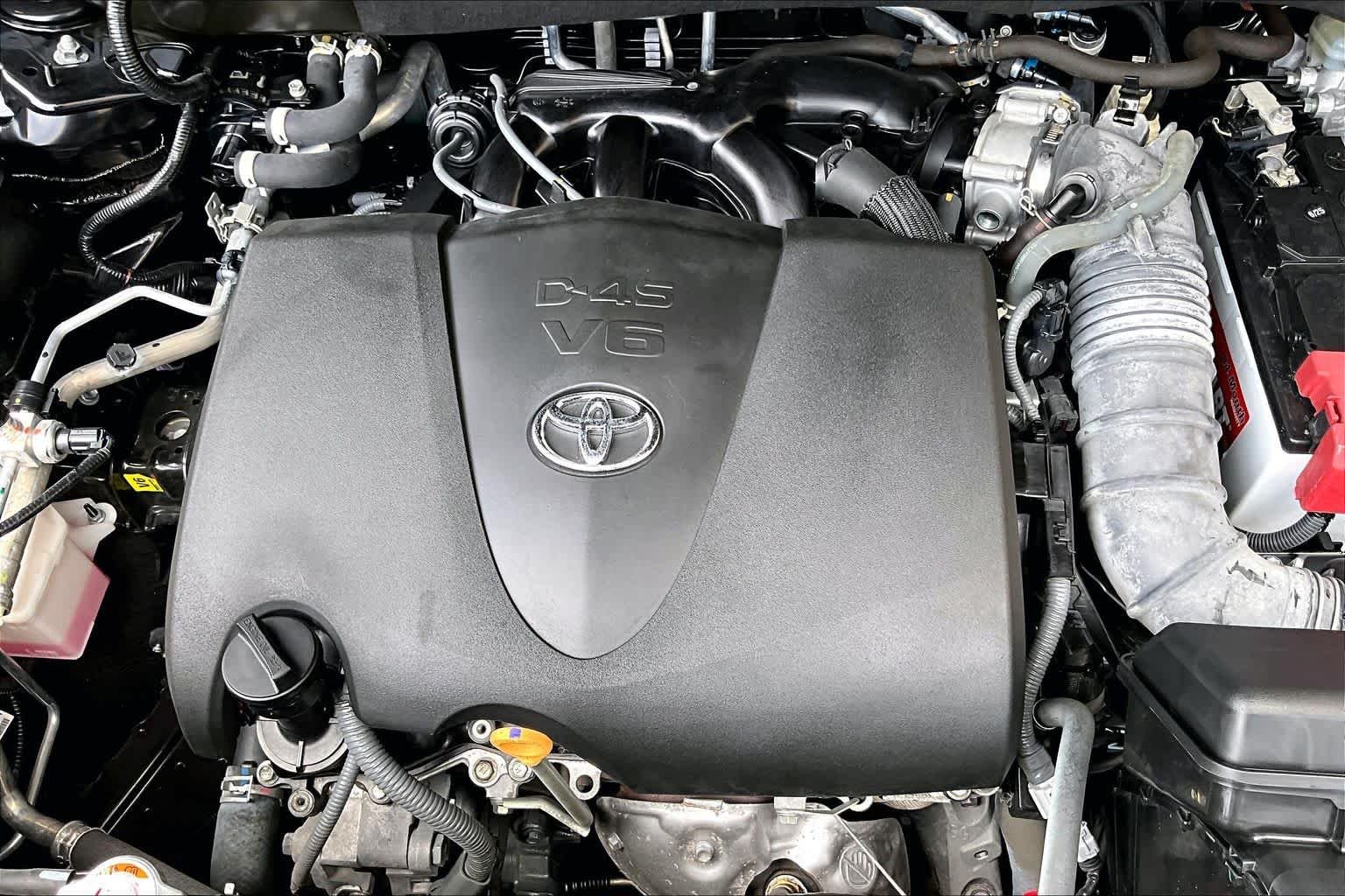 Used 2022 Opulent Amber Toyota XLE image 33