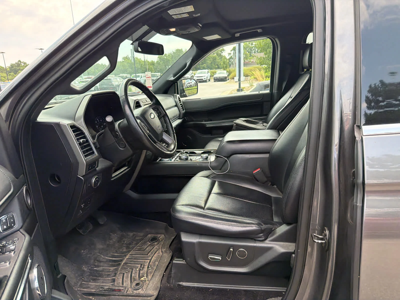 Used 2019 Magnetic Metallic Ford XLT image 11