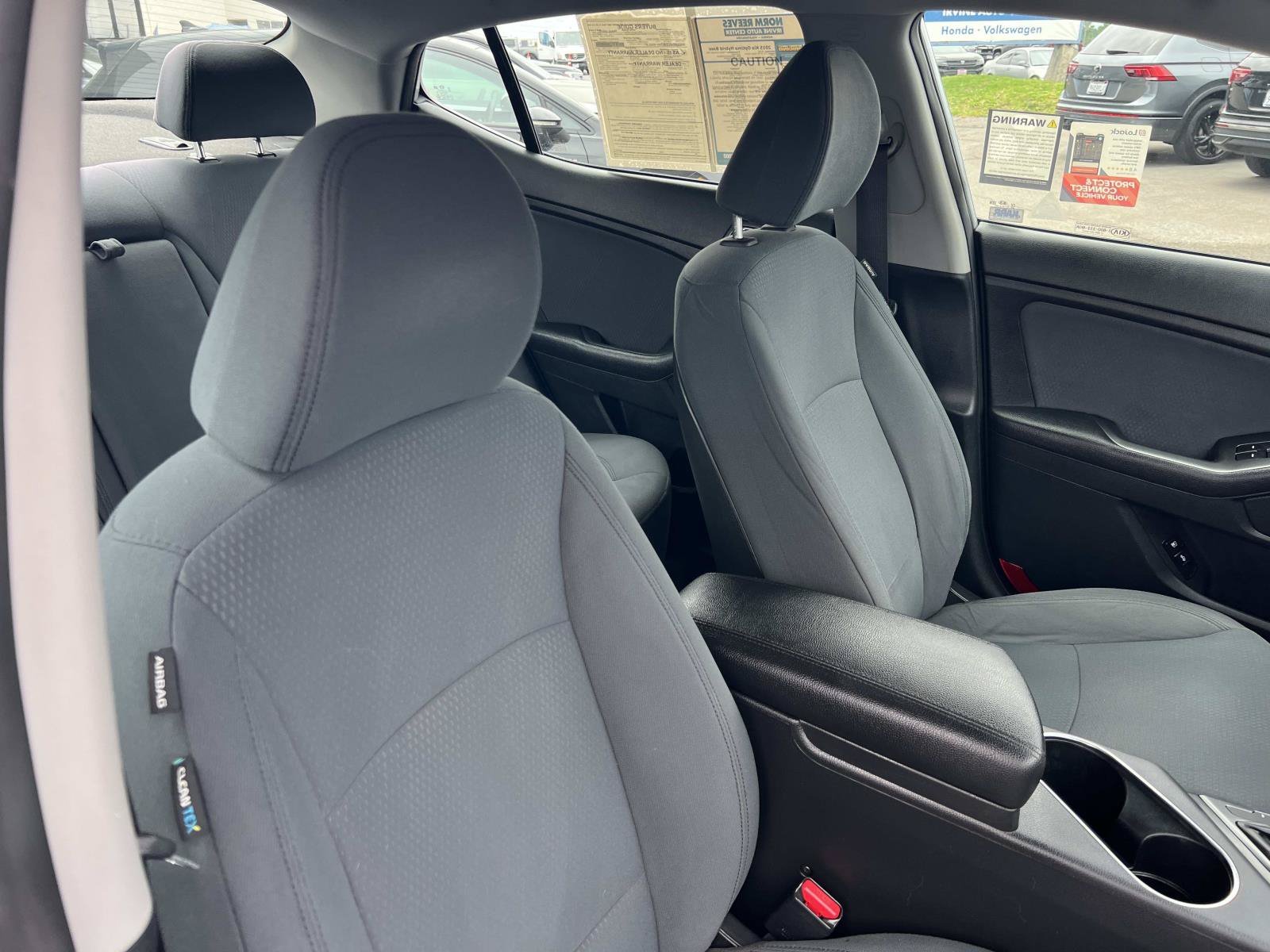 Used 2015 Aluminum Silver Metallic Kia  image 28