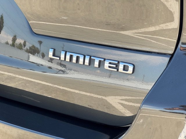 Used 2023 Rocky Mountain Pearlcoat Jeep Limited image 24