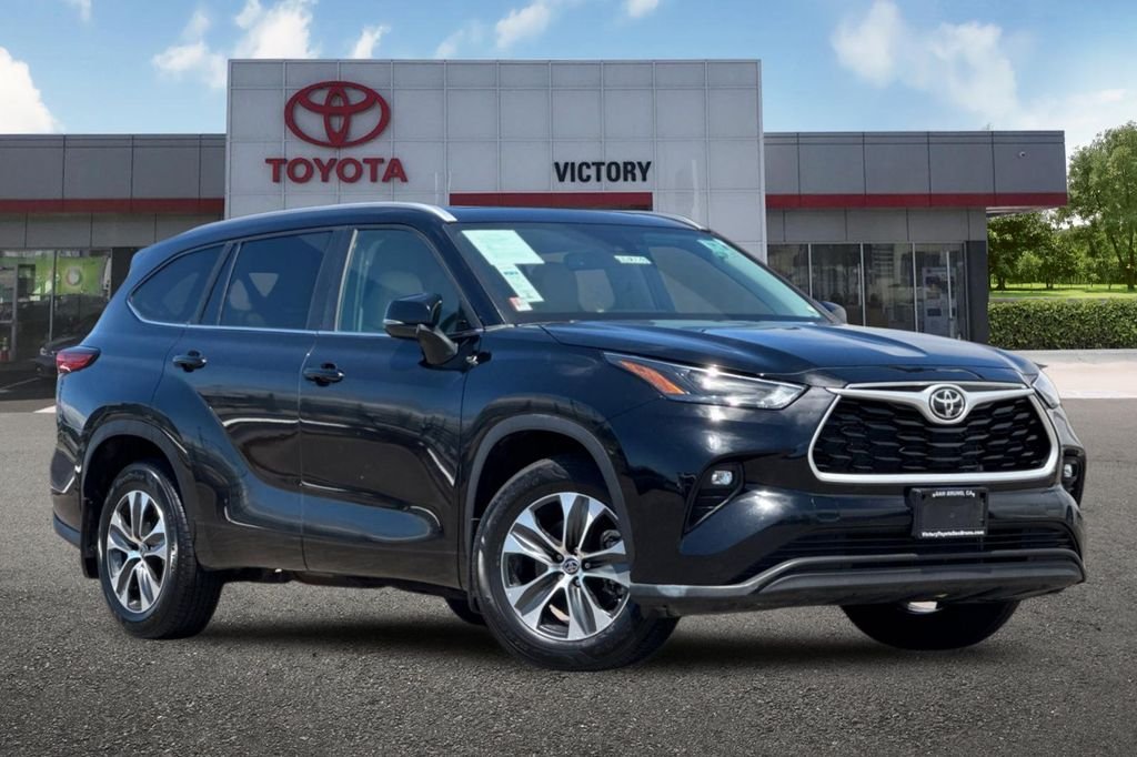 Used 2023 Black Toyota XLE image 2