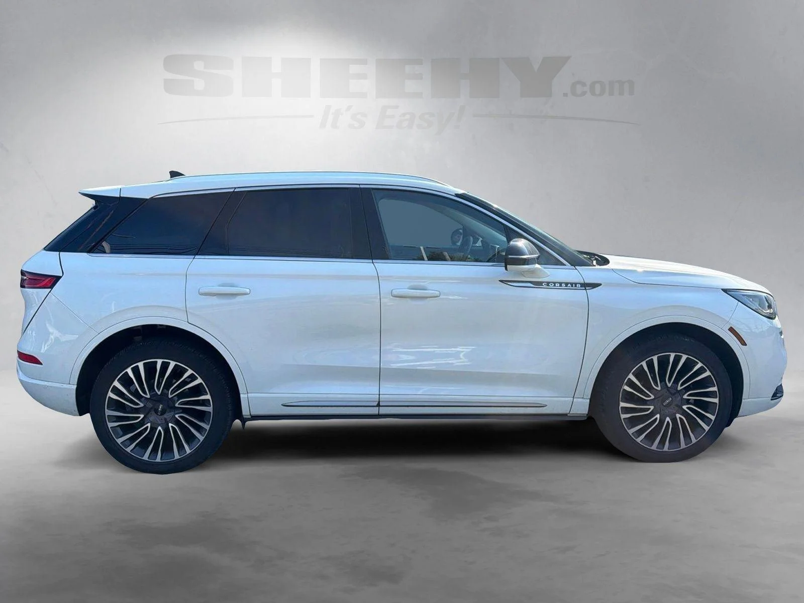 Used 2021 Pristine White Lincoln Reserve image 10