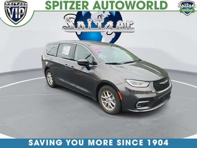 Used 2023 Gray Chrysler Touring L image 3