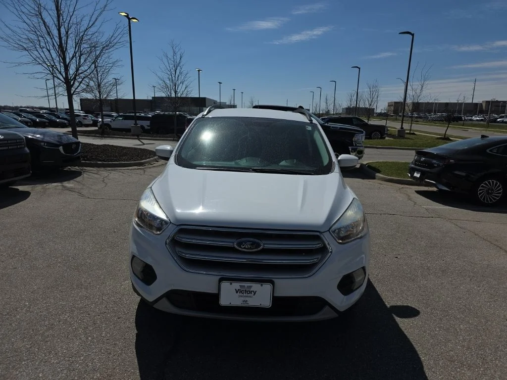 Used 2018 Ford Escape SE with VIN 1FMCU0GD4JUC89075 for sale in Kansas City
