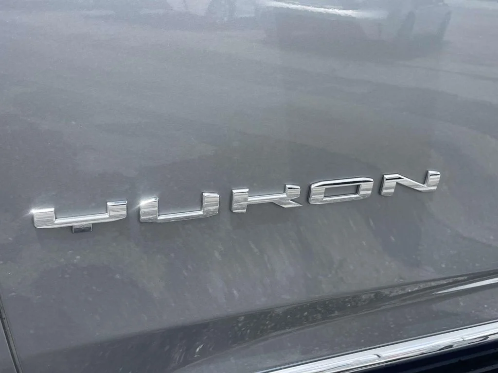 Used 2023 Sterling Metallic GMC SLT image 8