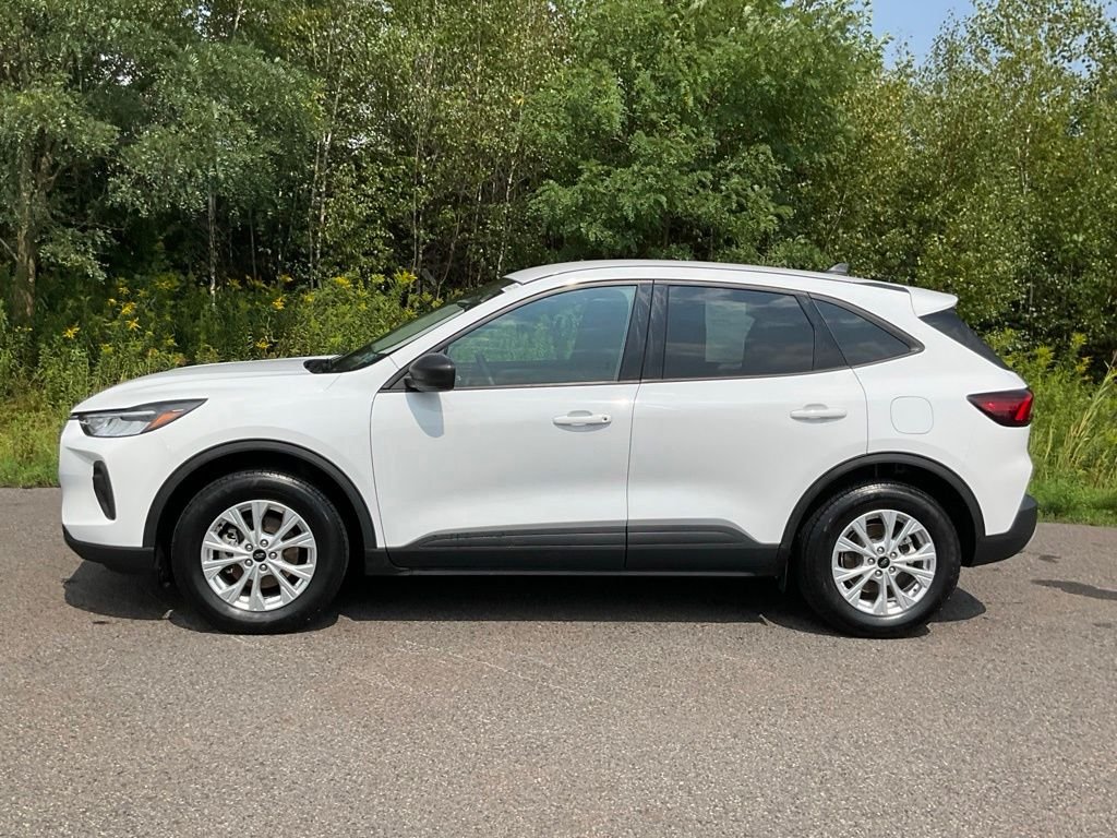 Certified Used 2025 Oxford White Ford Active image 31