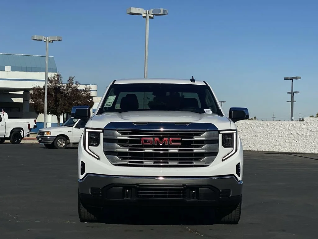 Used 2026 Summit White GMC SLE image 10