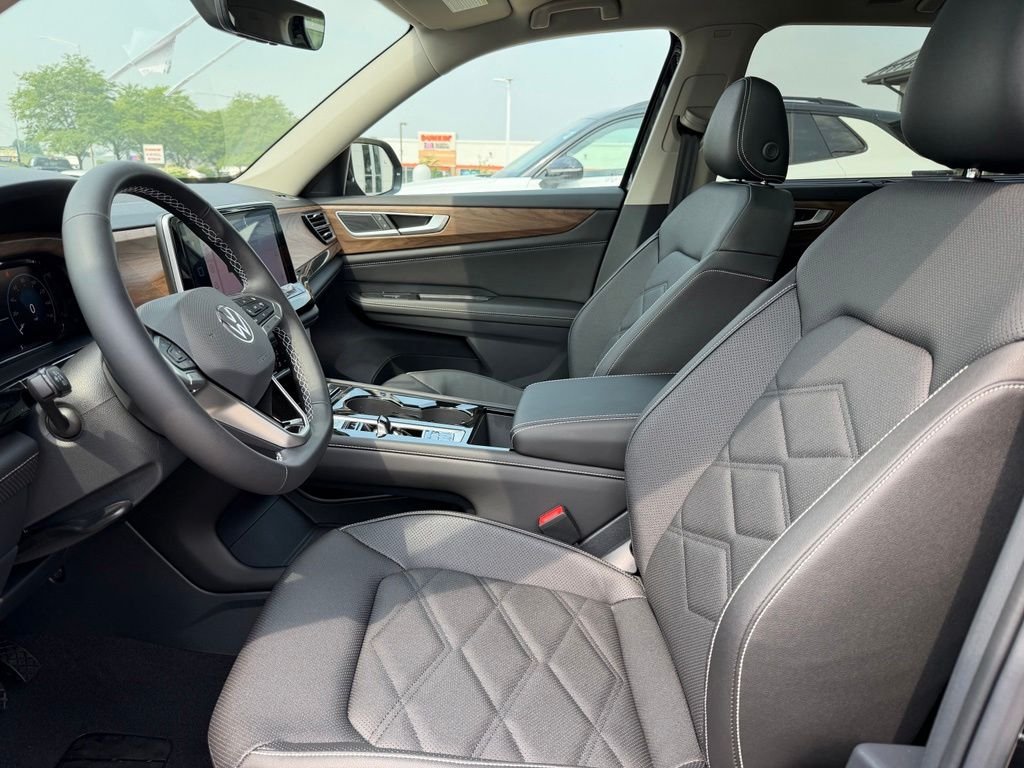 New 2026 Deep Black Pearl Volkswagen 2.0T SE W/TECHNOLOGY image 5