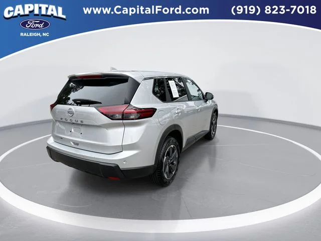Used 2025 Silver Nissan SV image 8