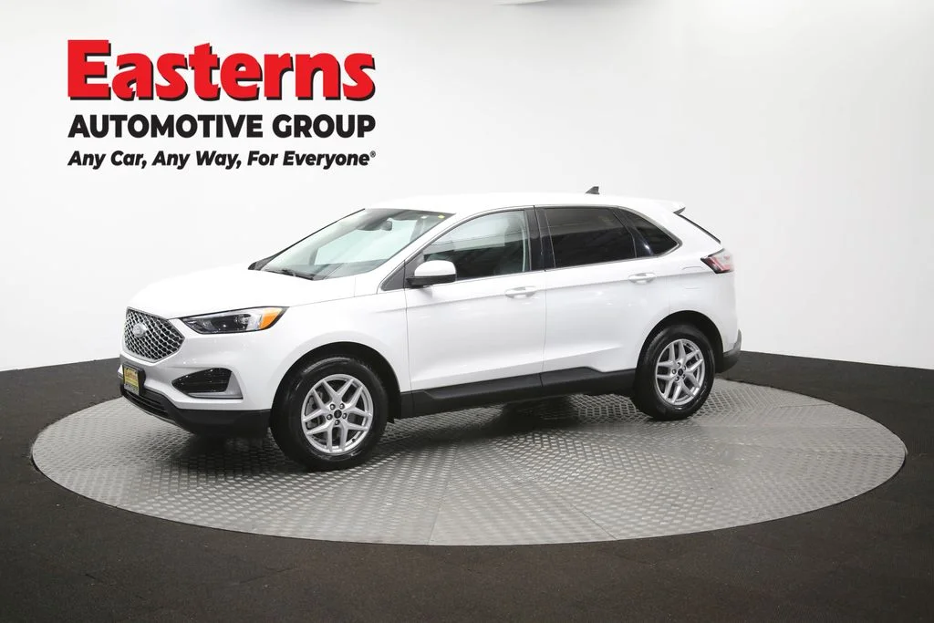 Used 2023 White Ford SEL image 56