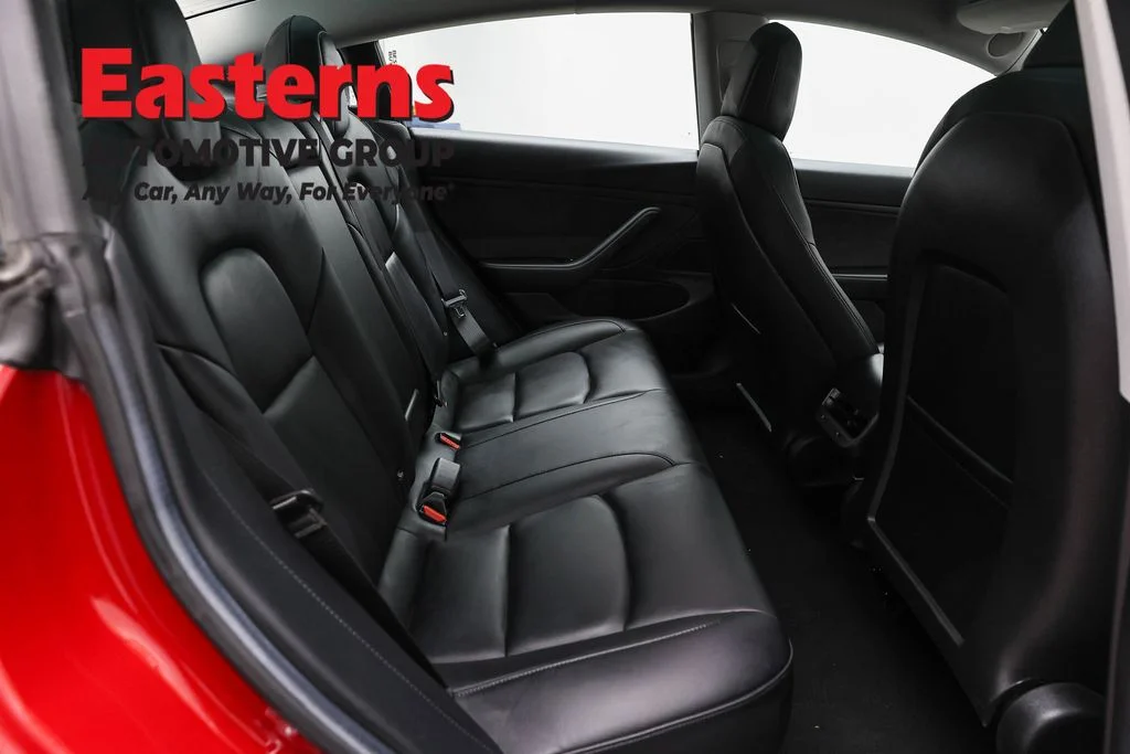 Used 2018 Red Tesla Long Range image 17