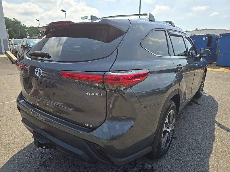 Used 2020 Gray Toyota XLE image 8