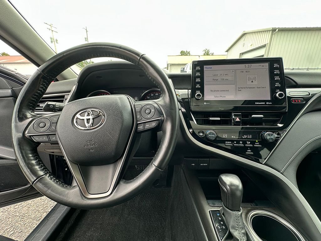Used 2022  Toyota XSE image 40