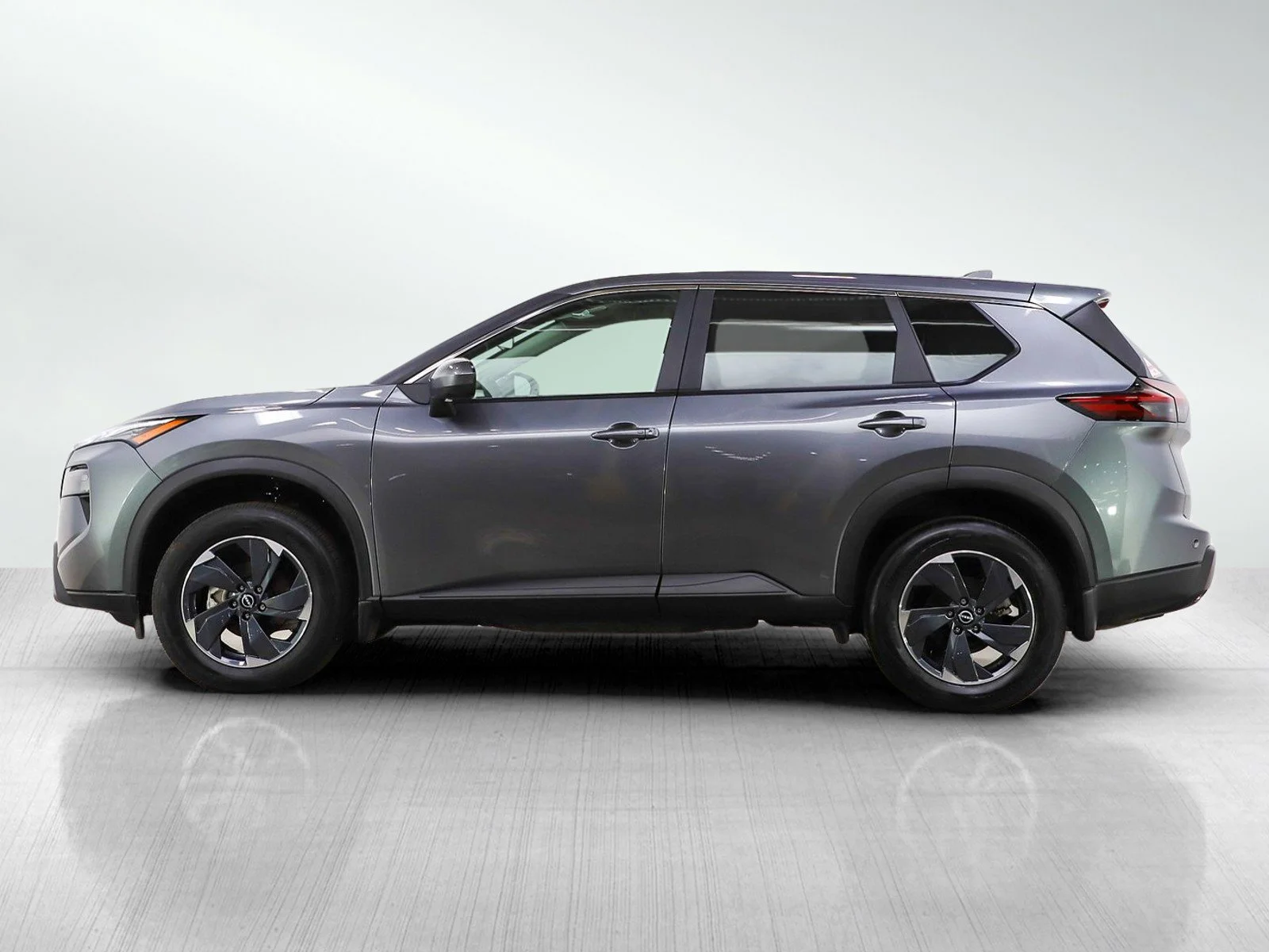 Used 2026 Nissan Rogue SV with VIN 5N1BT3BB0TC675815 for sale in Burnsville, Minnesota