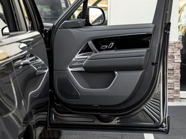 New 2026 Carpathian Grey Land Rover SE image 30