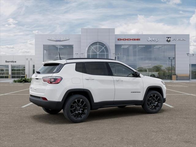 New 2026 Bright White Clear-Coat Exterior Paint Jeep Latitude image 30