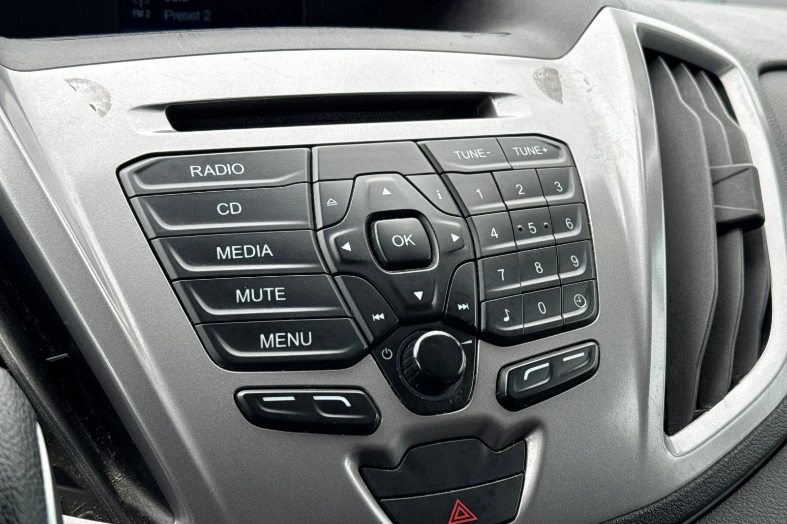 Certified Used 2019 Oxford White Ford XLT image 20