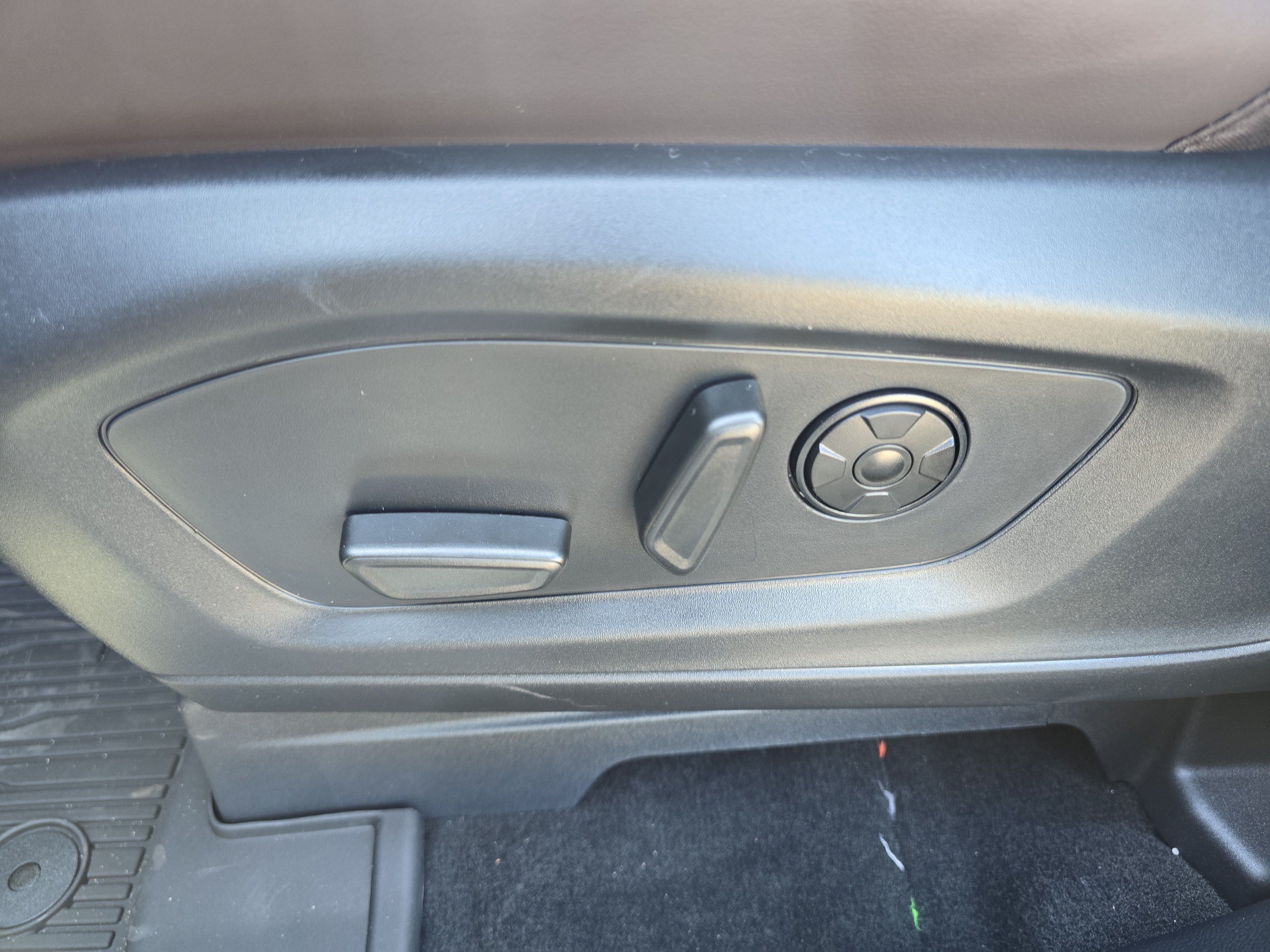 New 2026 Agate Black Metallic Ford Platinum™ image 12