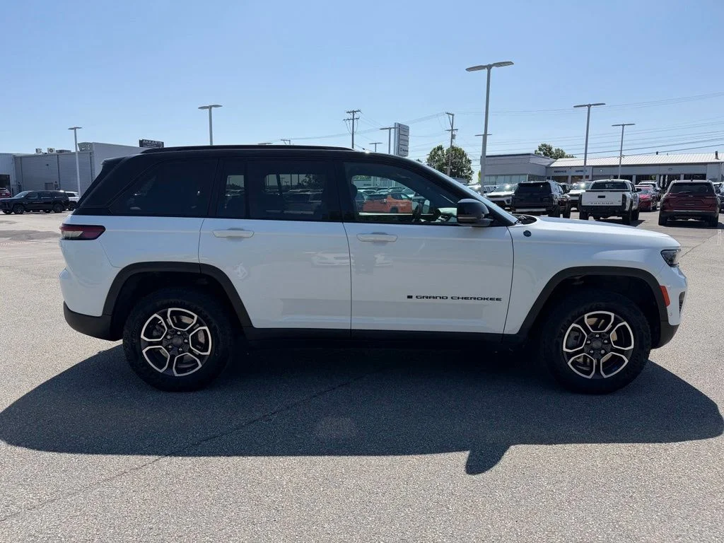 Certified Used 2023 White Jeep Trailhawk 4xe image 8