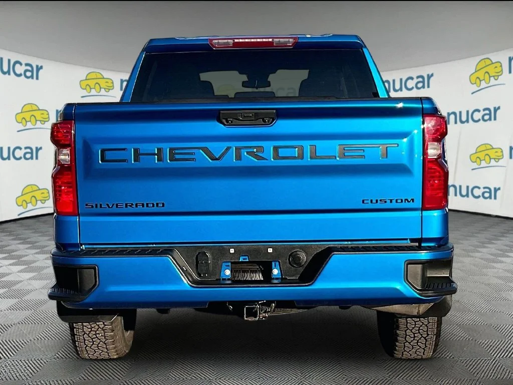 Used 2023 Blue Chevrolet Custom image 5