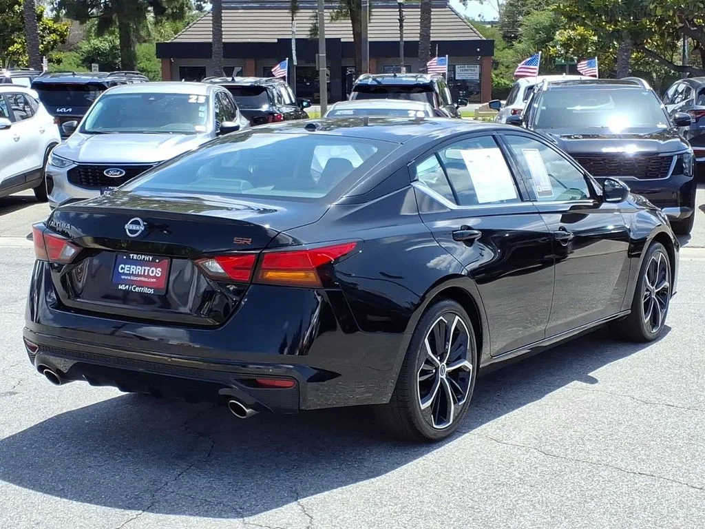 Used 2023 Black Nissan 2.5 SR image 5