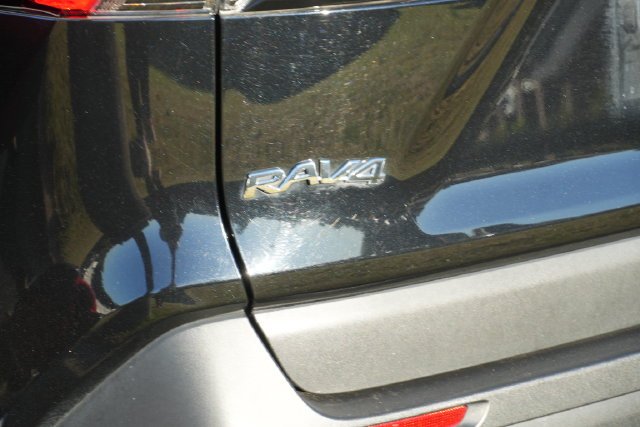 Used 2024  Toyota XLE image 16