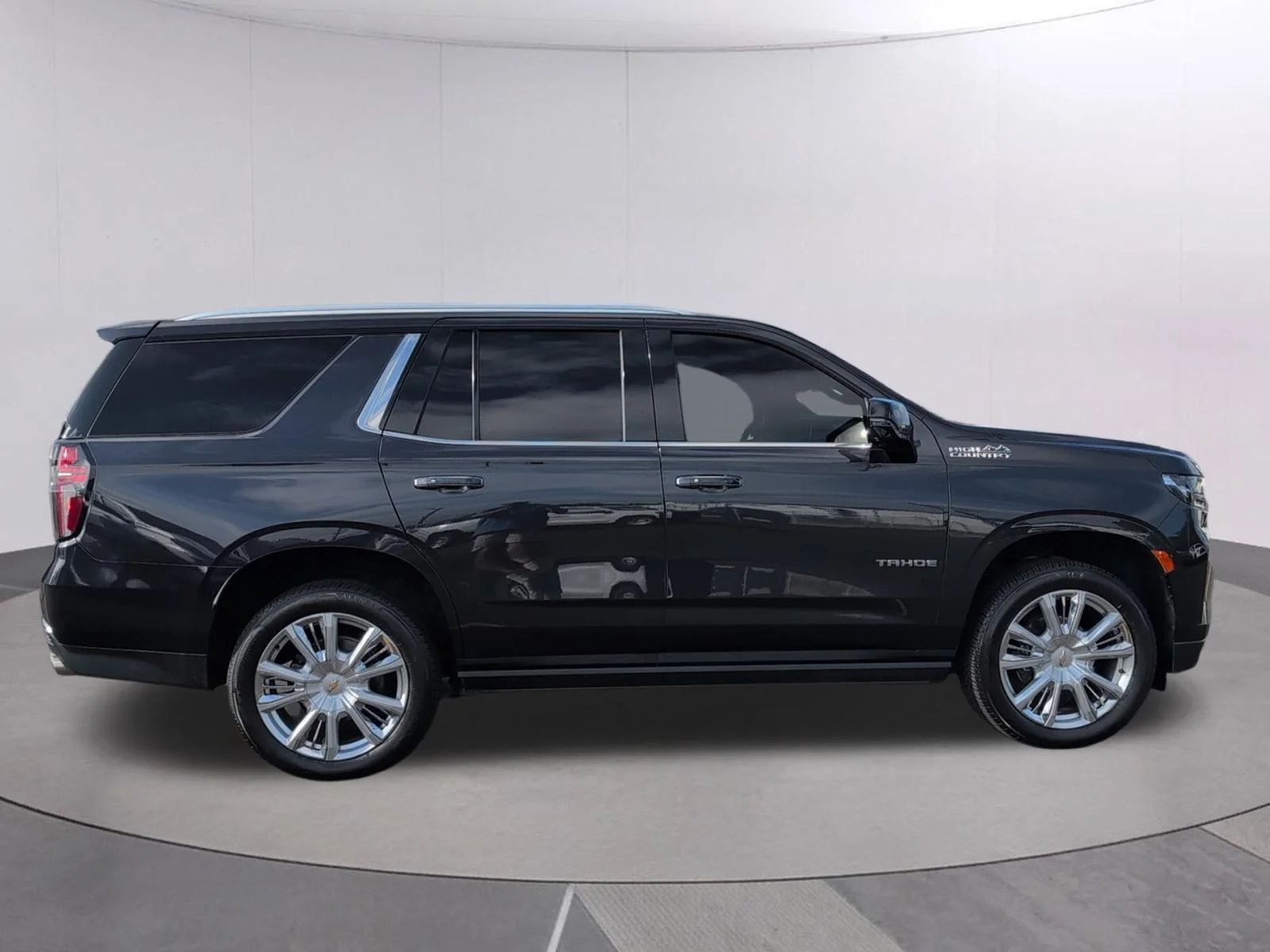 Used 2022 Dark Ash Metallic Chevrolet High Country image 6