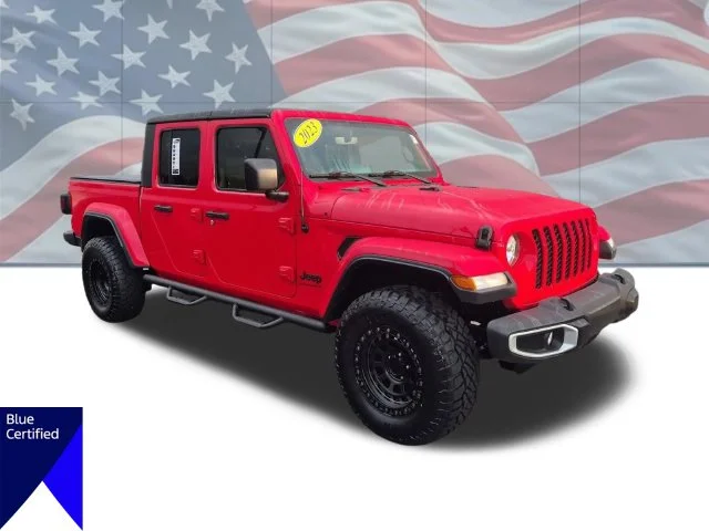 Used 2023 Red Jeep Sport S image 2
