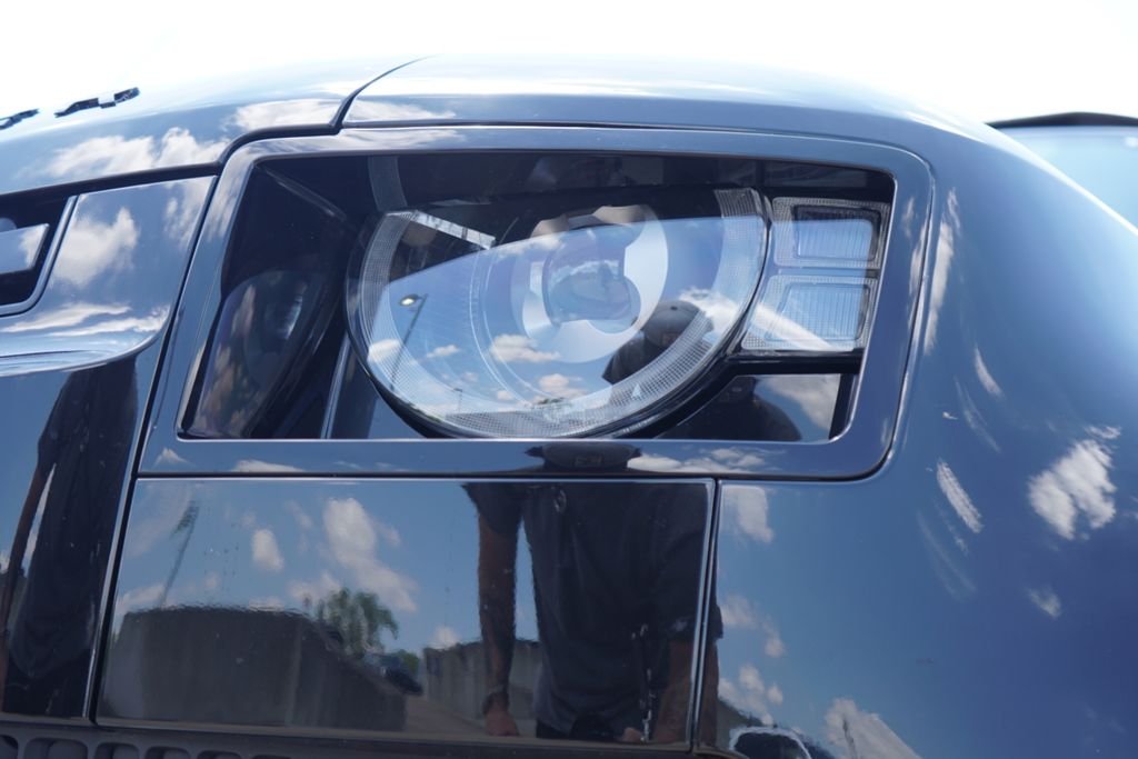 Used 2025 Black Land Rover S image 3
