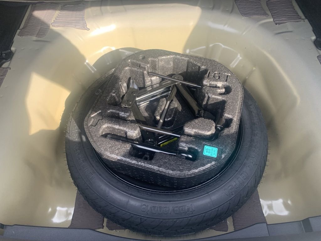 Certified Used 2025 Blue Hyundai SEL image 28