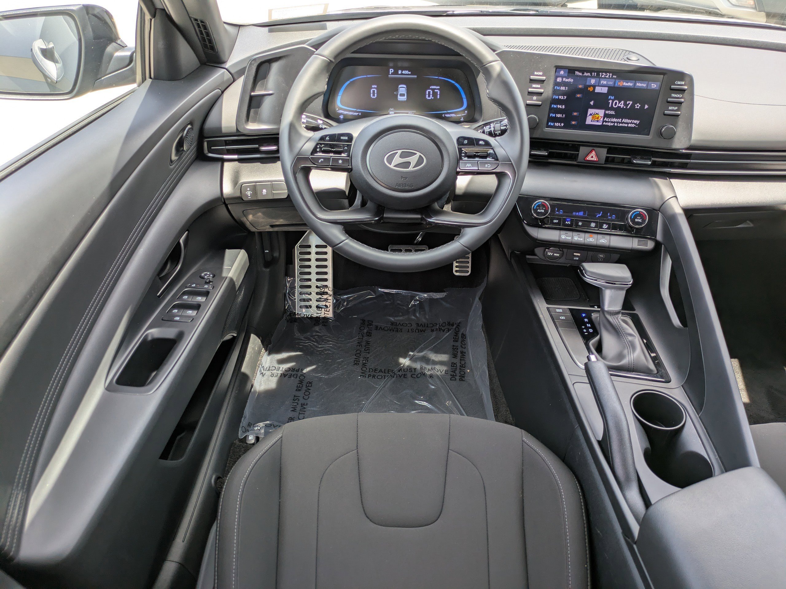 2025 Hyundai Elantra SEL - Photo 13