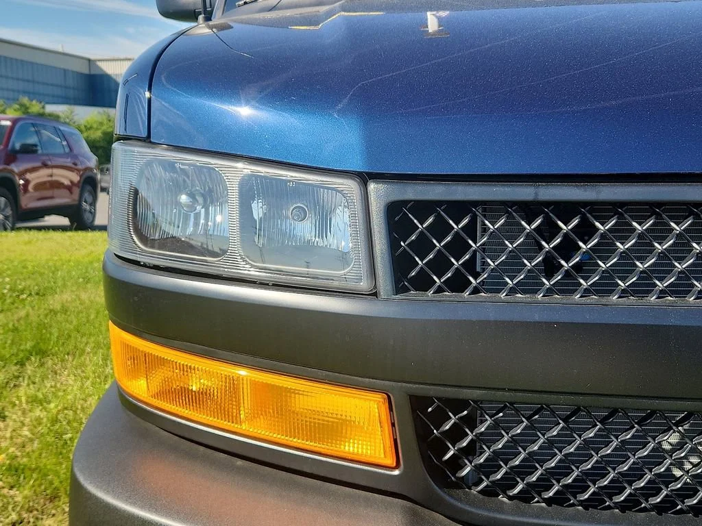 2025 Chevrolet Express Cargo Work Van - Photo 9