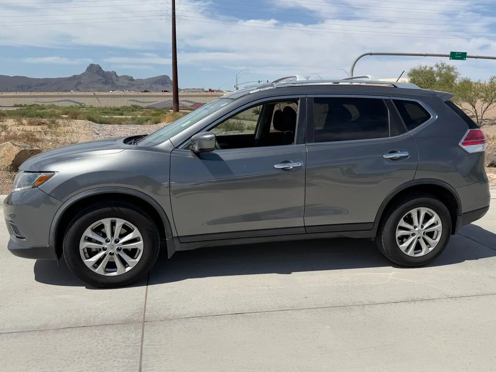 Used 2016 Gray Nissan S image 5