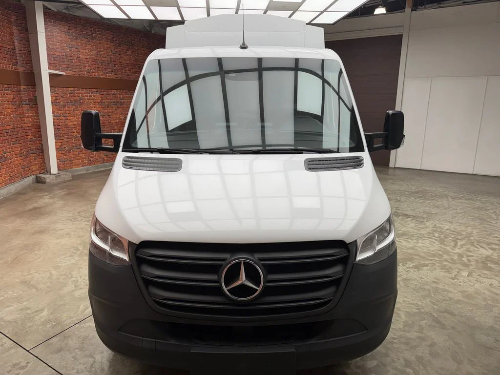 Used 2024 White Mercedes-Benz Standard Roof image 18