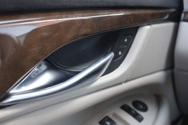 Used 2020 Black Cadillac Luxury image 9