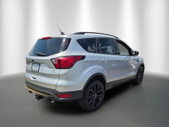 Certified Used 2019 Ingot Silver Ford SE image 5