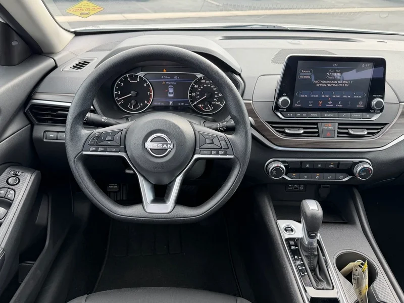 Used 2025 Glacier White Nissan SV image 12