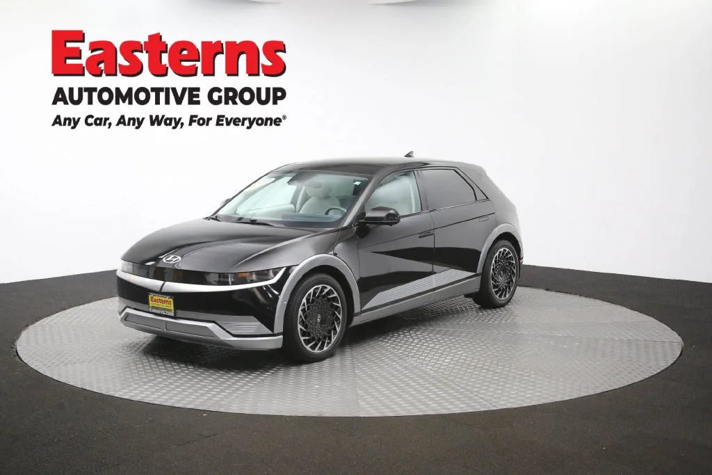 Used 2023 Black Hyundai Limited image 60