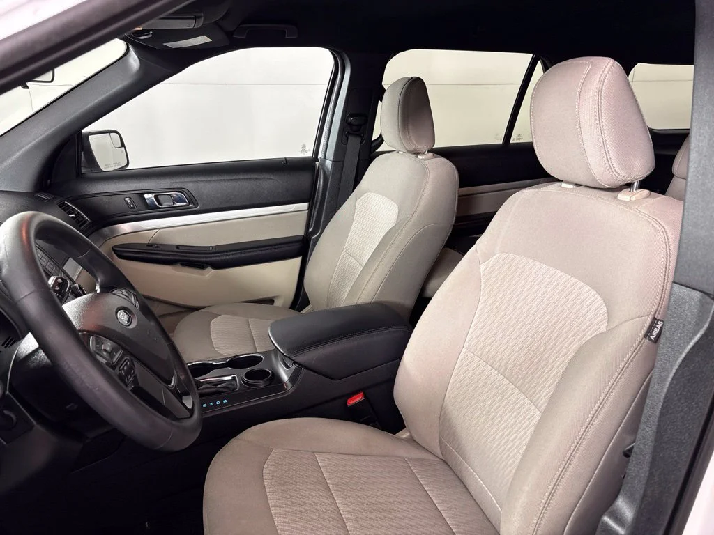 Used 2018 White Ford Base image 26