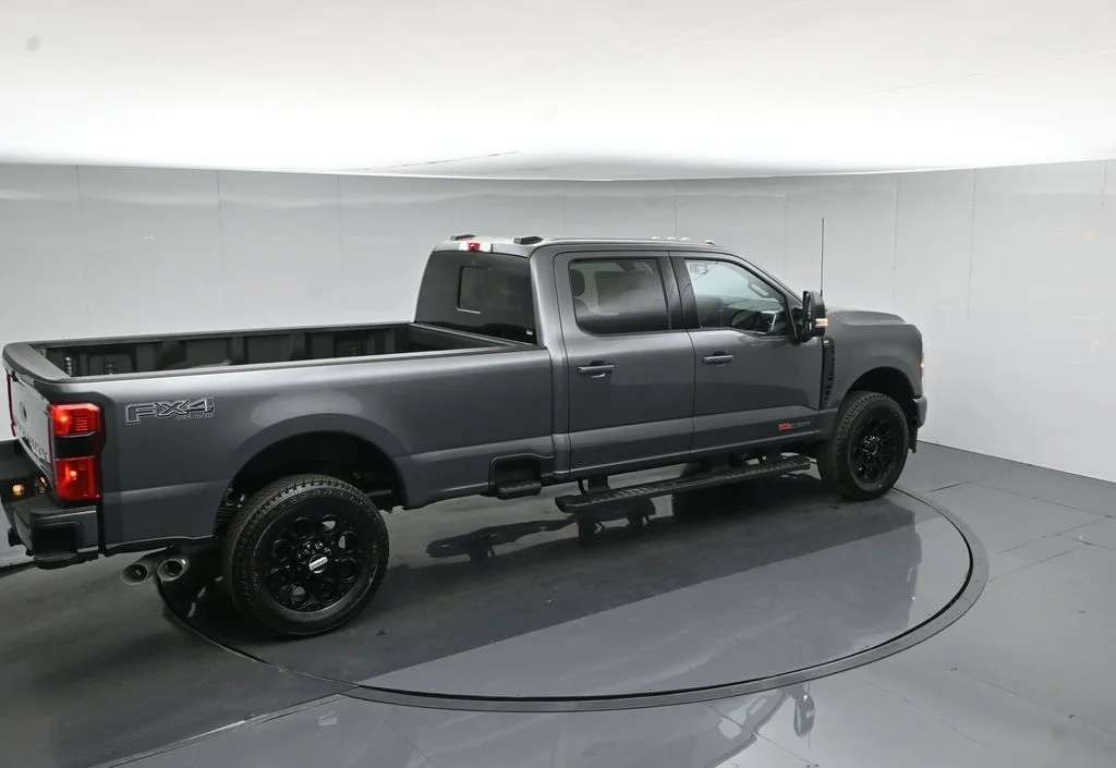 New 2026 Carbonized Gray Metallic Ford XLT image 41
