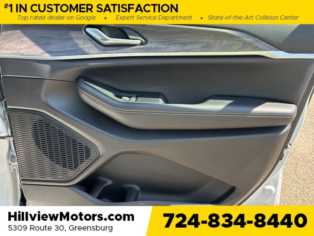 Used 2024 Bright White Clearcoat Jeep Limited image 23