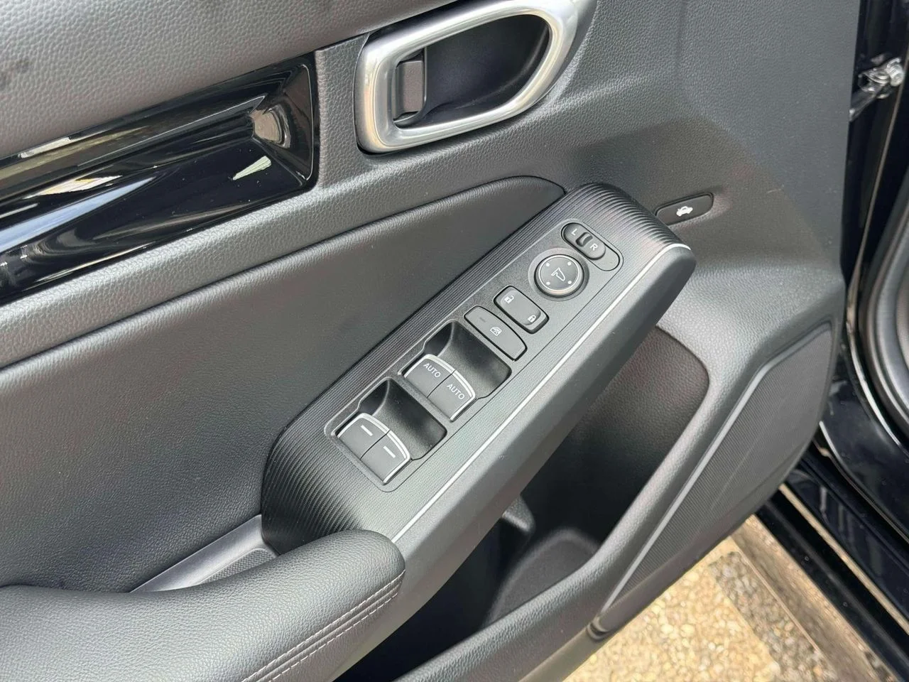Used 2025 Crystal Black Pearl Honda Sport image 21