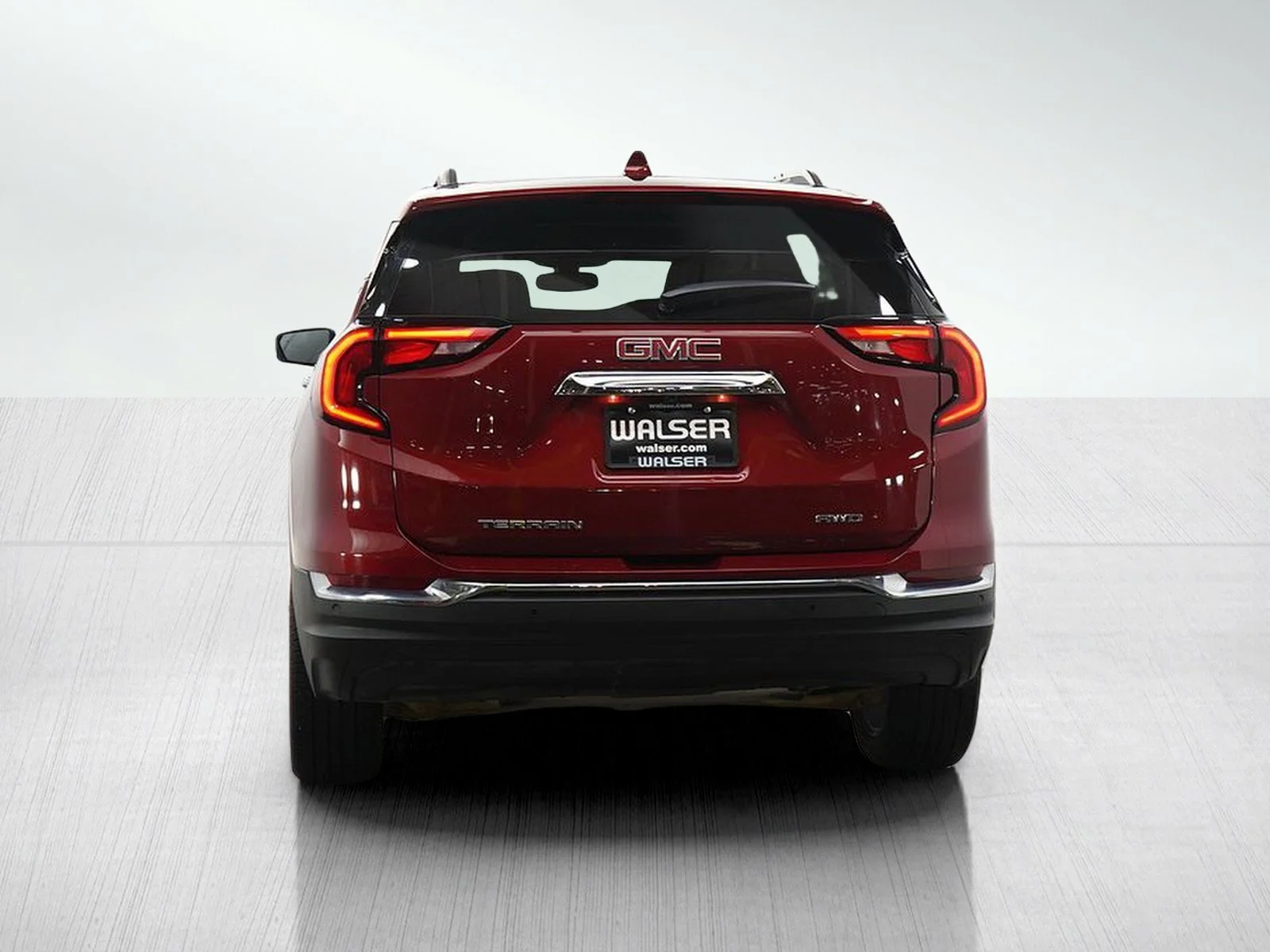 Used 2019 RED QUARTZ TINTCOAT GMC SLT image 4